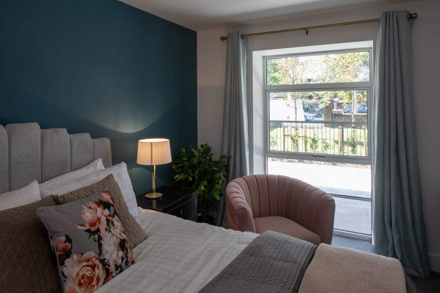 bedroom shot – lister gardens bedroom shot - lister gardens - Ali VU windows